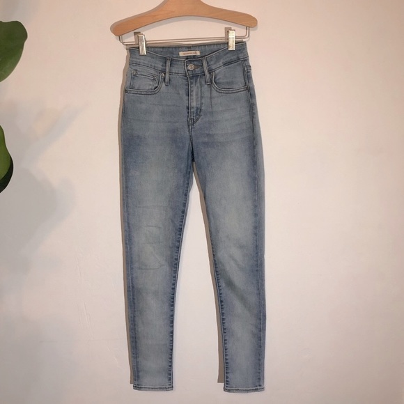 Levi's Denim - Levi’s 721 high rise skinny - light wash - size 00